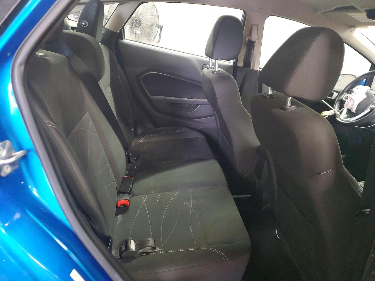 2015 FORD FIESTA SE photo 10