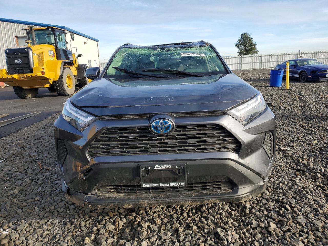 2024 TOYOTA RAV4 XLE photo 5