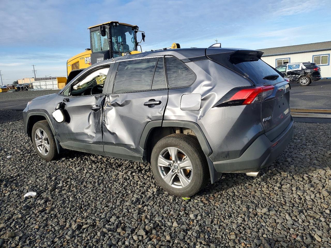 2024 TOYOTA RAV4 XLE photo 2