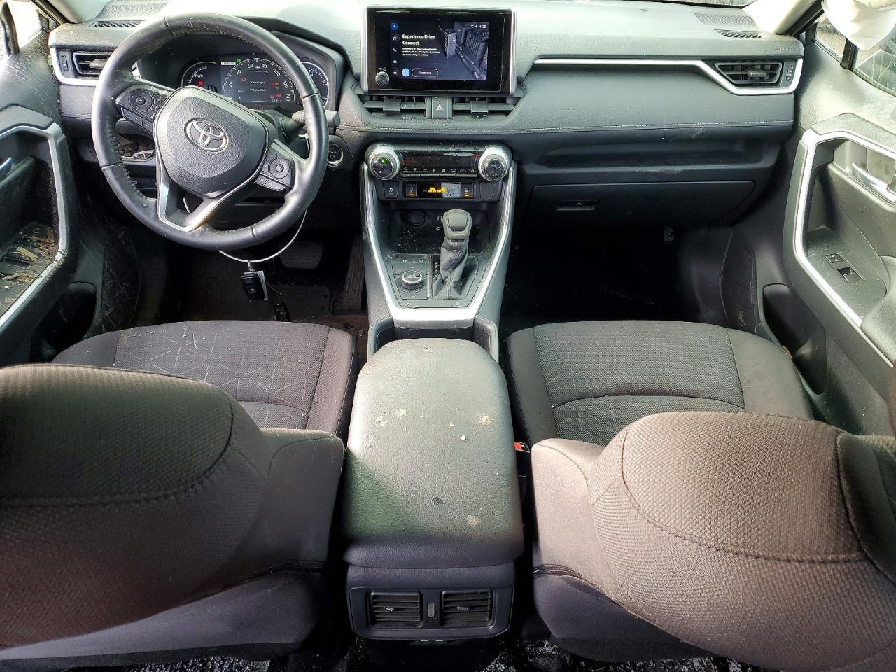 2024 TOYOTA RAV4 XLE photo 8