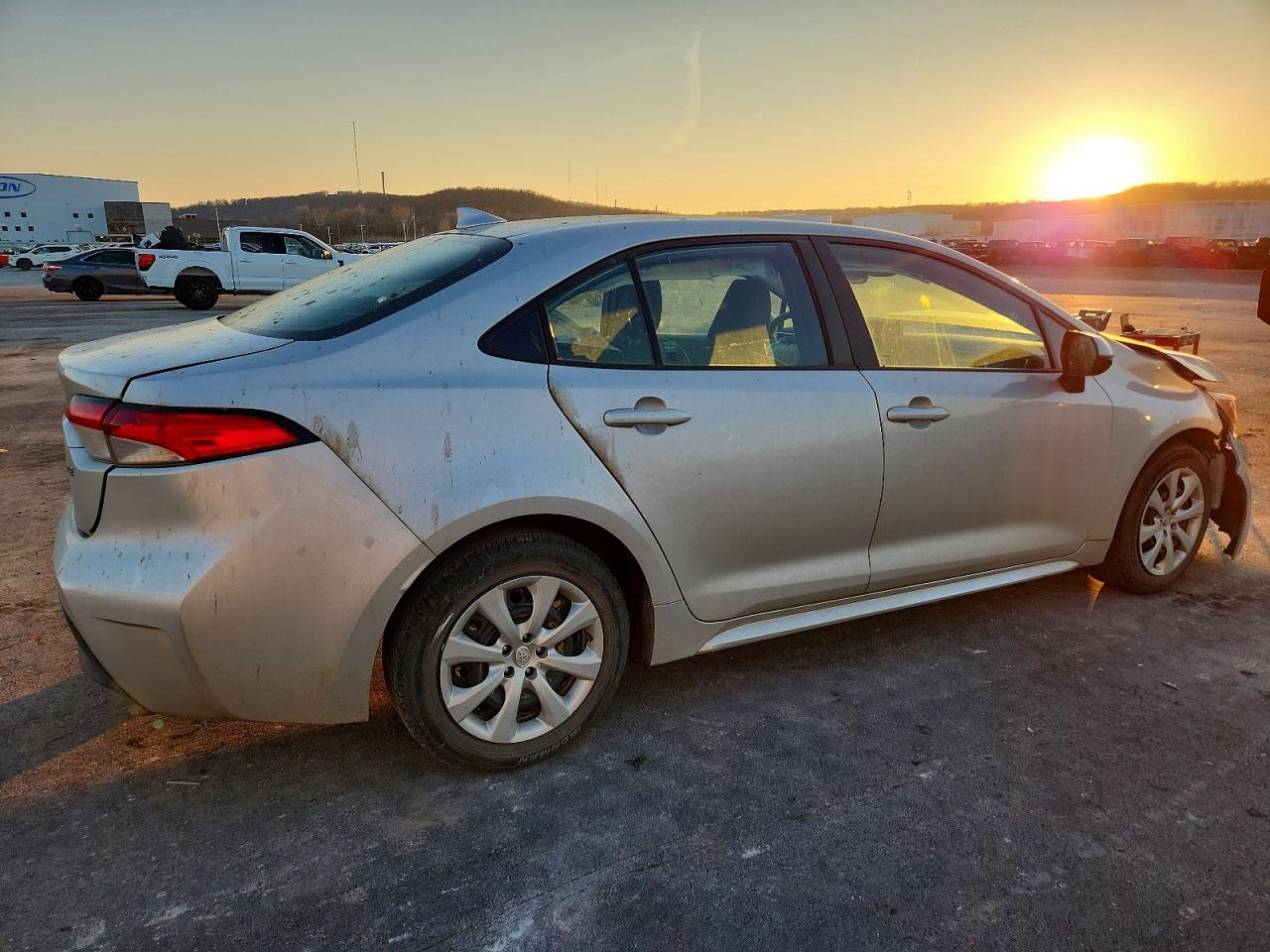 2024 TOYOTA COROLLA LE photo 5