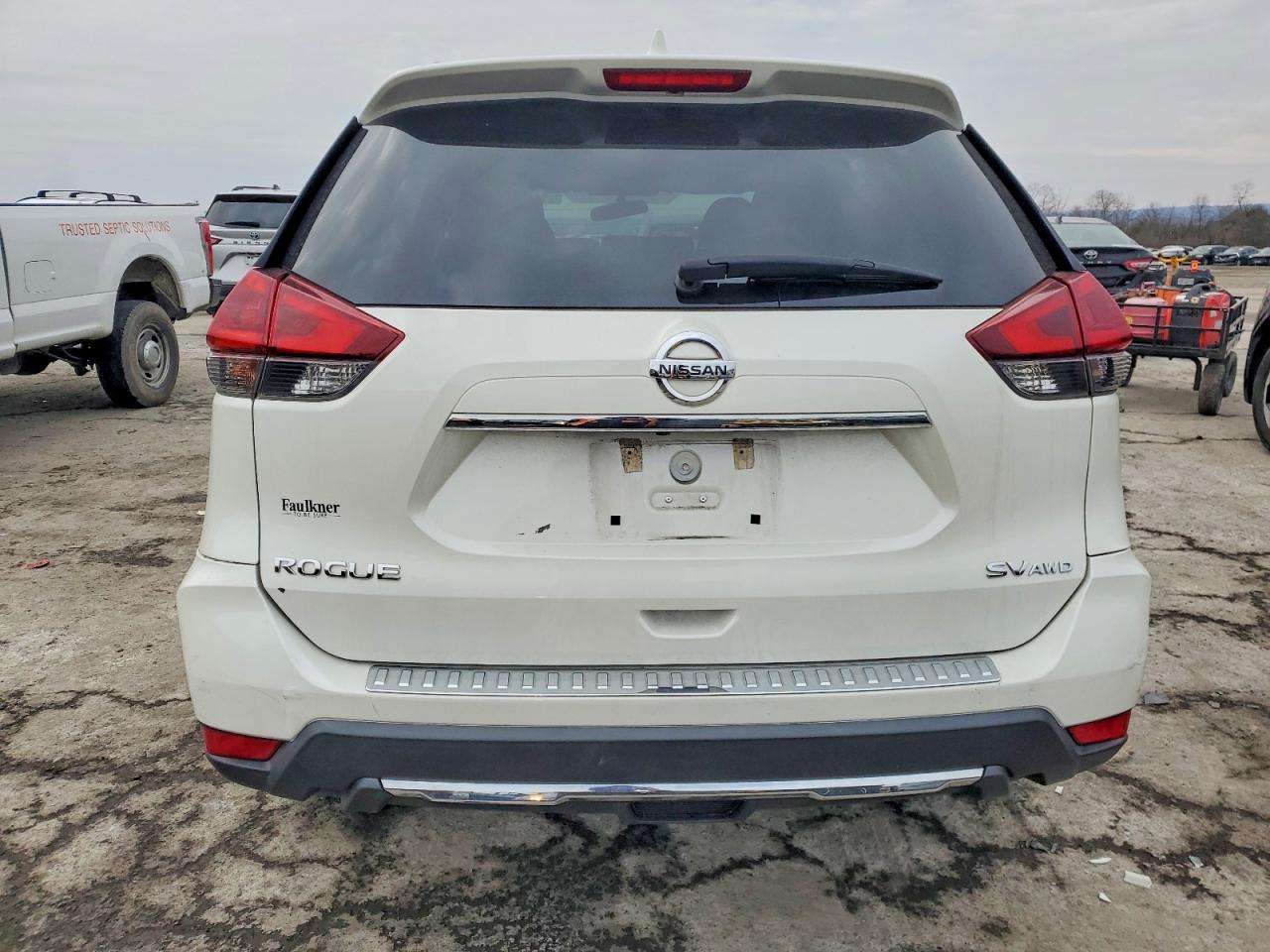 2018 NISSAN ROGUE S photo 11