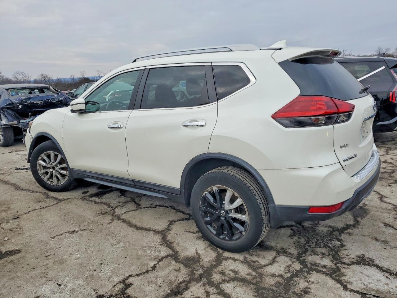 2018 NISSAN ROGUE S photo 3