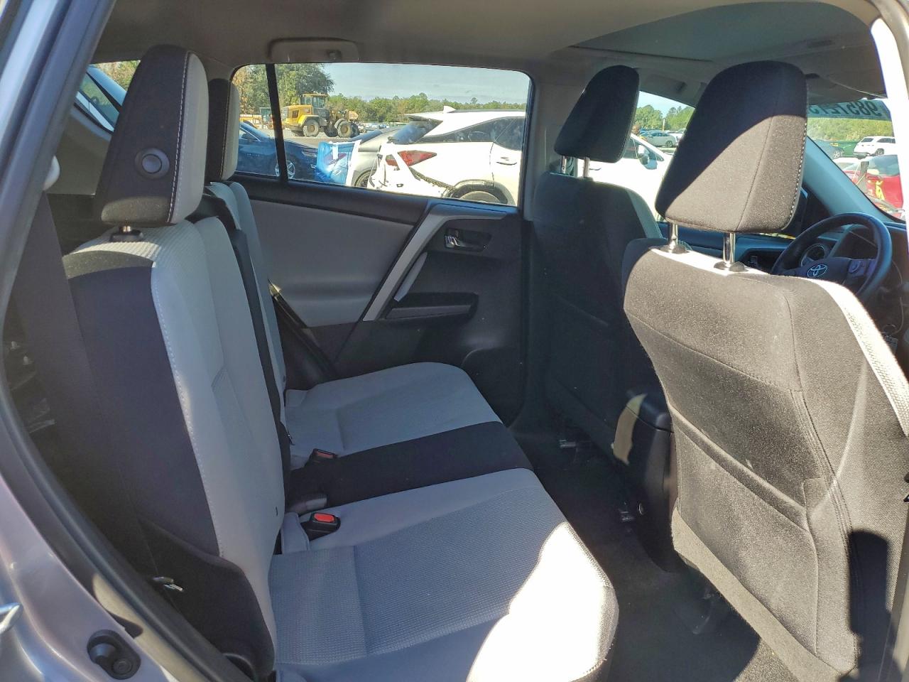 2017 TOYOTA RAV4 XLE photo 11