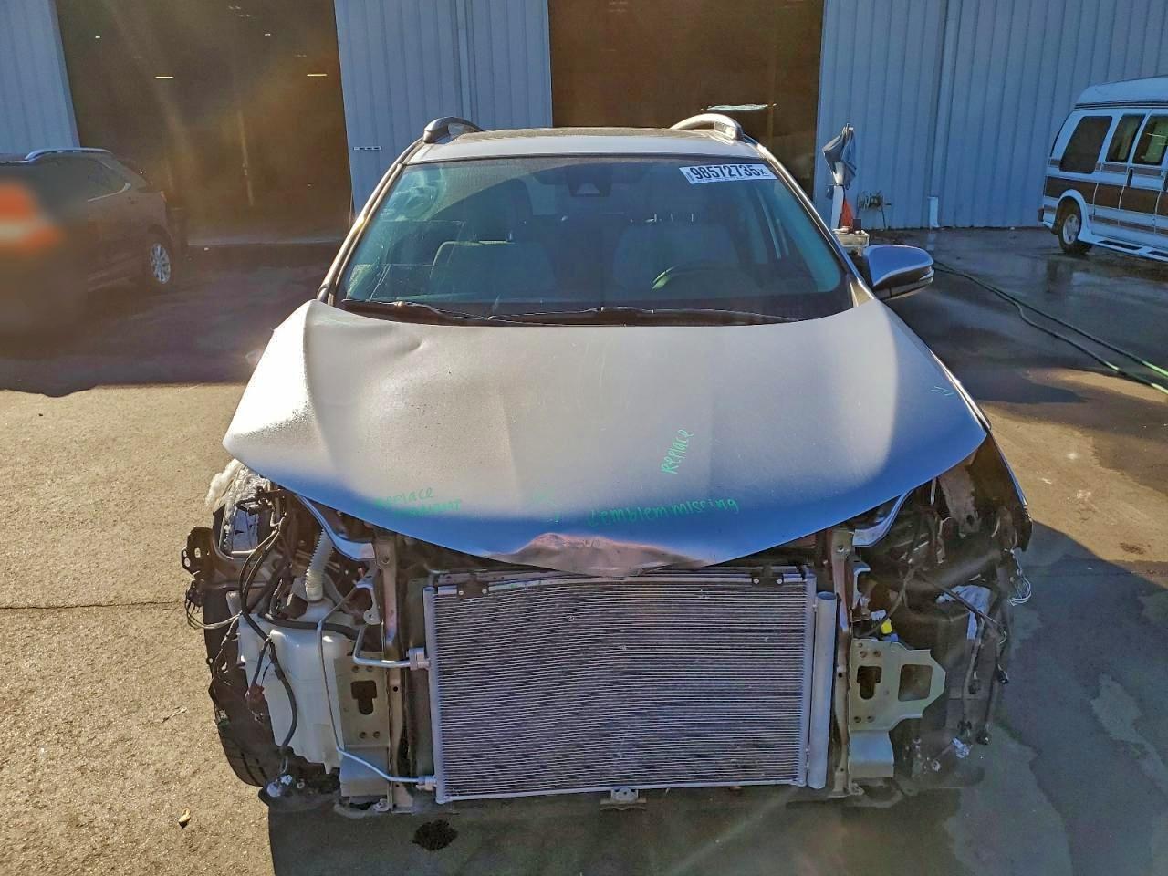 2017 TOYOTA RAV4 XLE photo 5