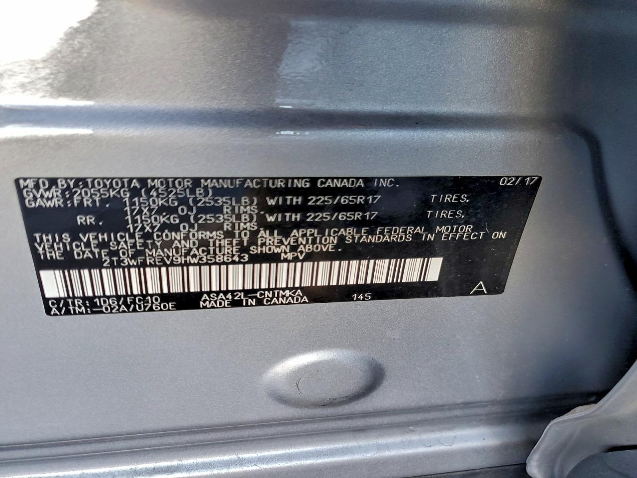 2017 TOYOTA RAV4 XLE photo 13