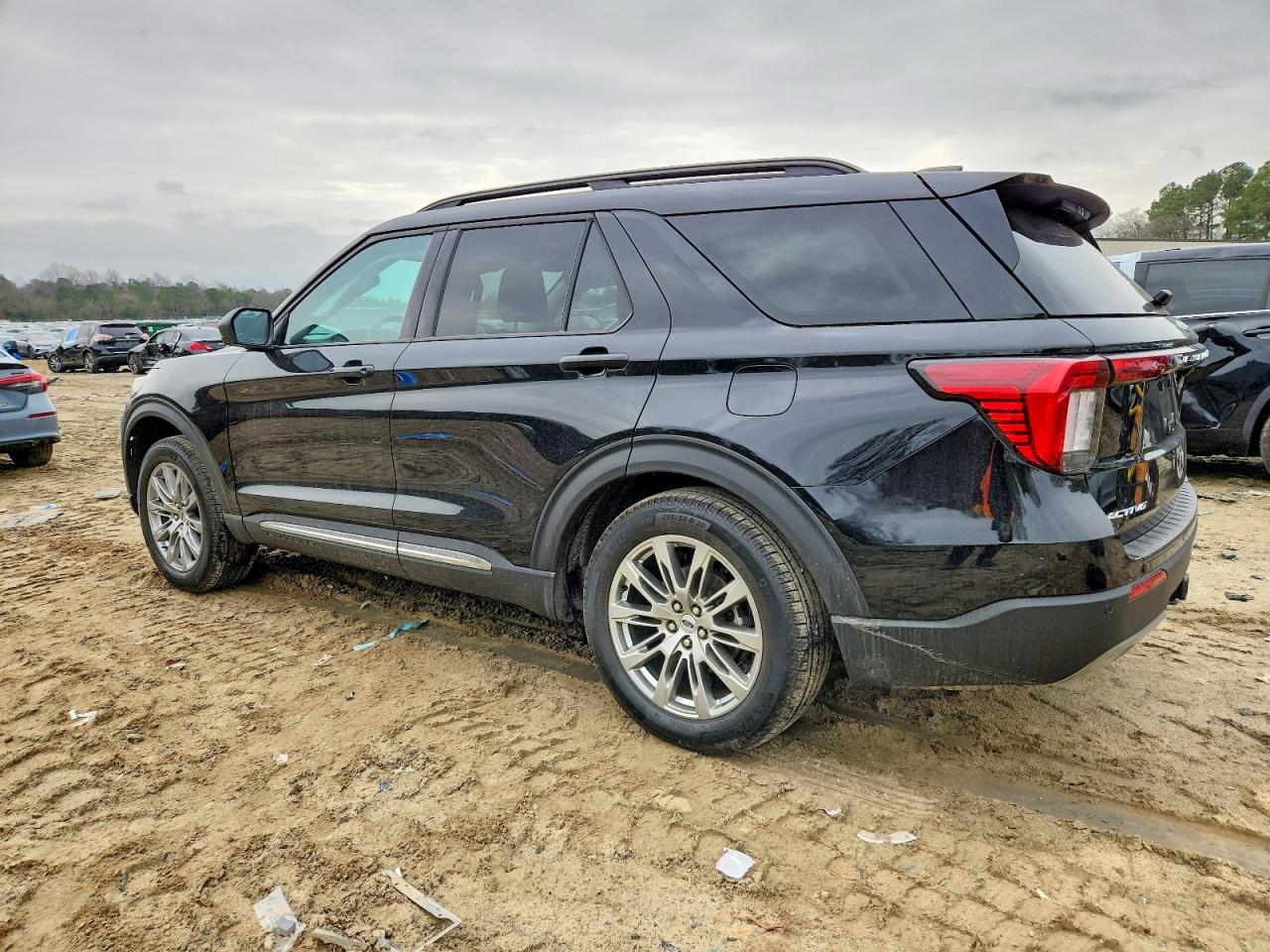 2025 FORD EXPLORER ACTIVE photo 2