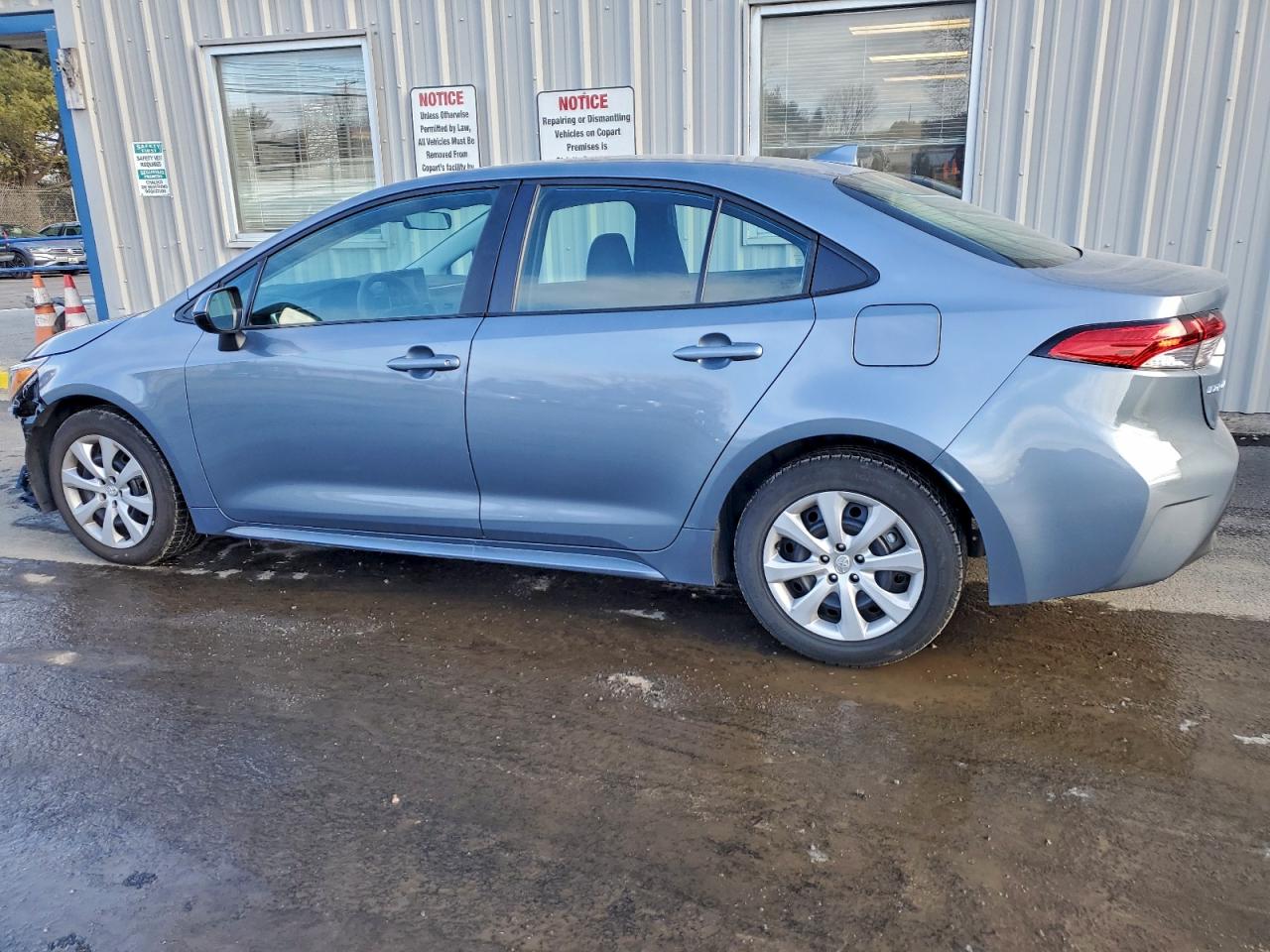 2024 TOYOTA COROLLA LE photo 2