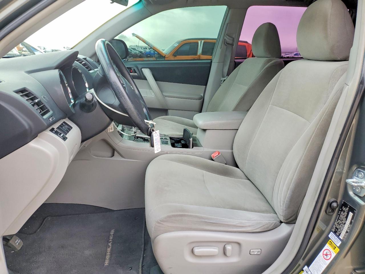 2012 TOYOTA HIGHLANDER BASE photo 7
