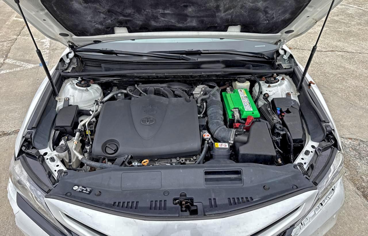 2018 TOYOTA CAMRY XSE photo 19