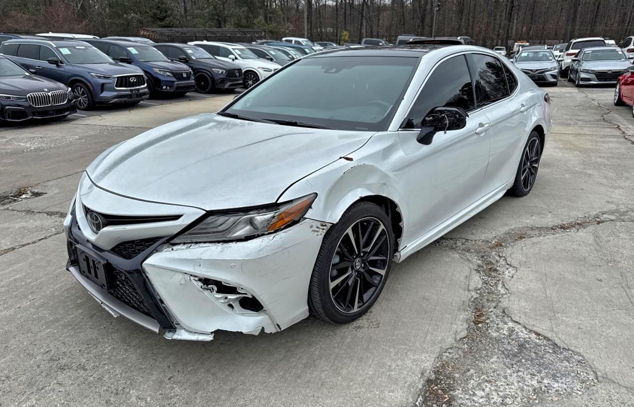 2018 TOYOTA CAMRY XSE photo 4