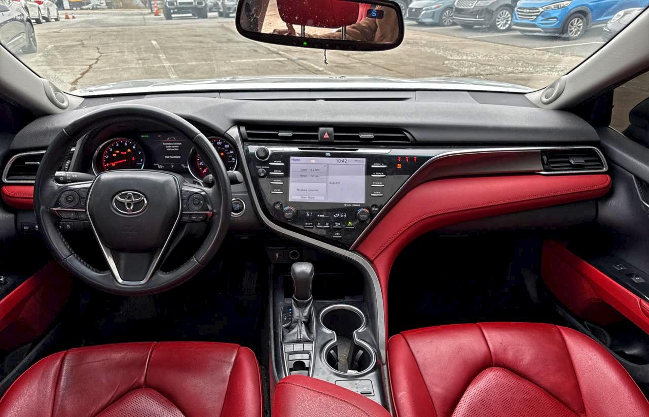 2018 TOYOTA CAMRY XSE photo 25