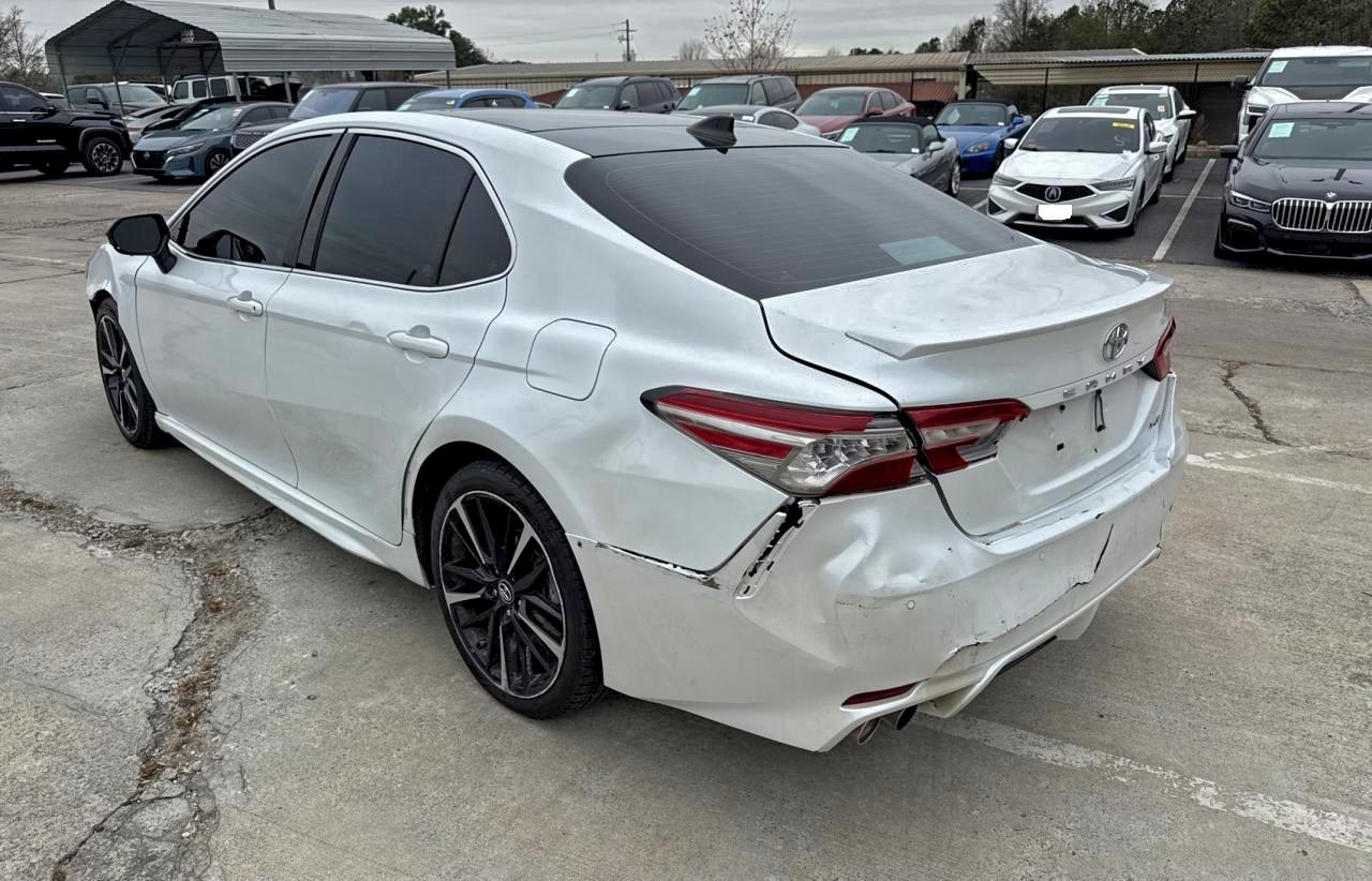 2018 TOYOTA CAMRY XSE photo 7