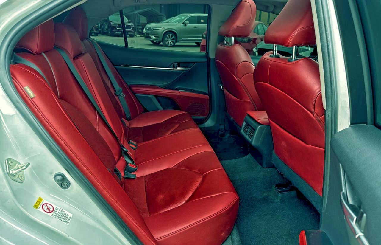 2018 TOYOTA CAMRY XSE photo 16