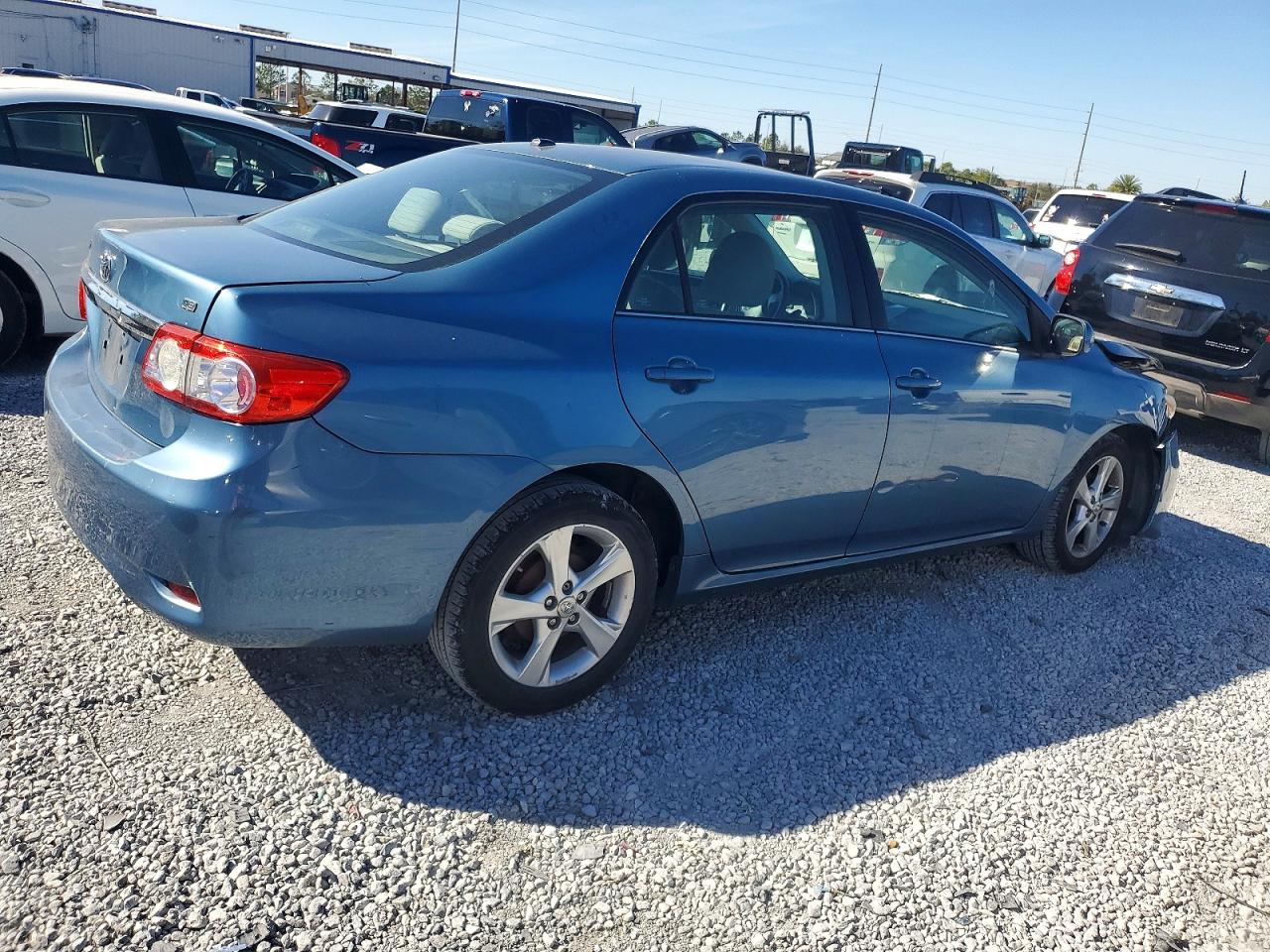 2013 TOYOTA COROLLA LE photo 5