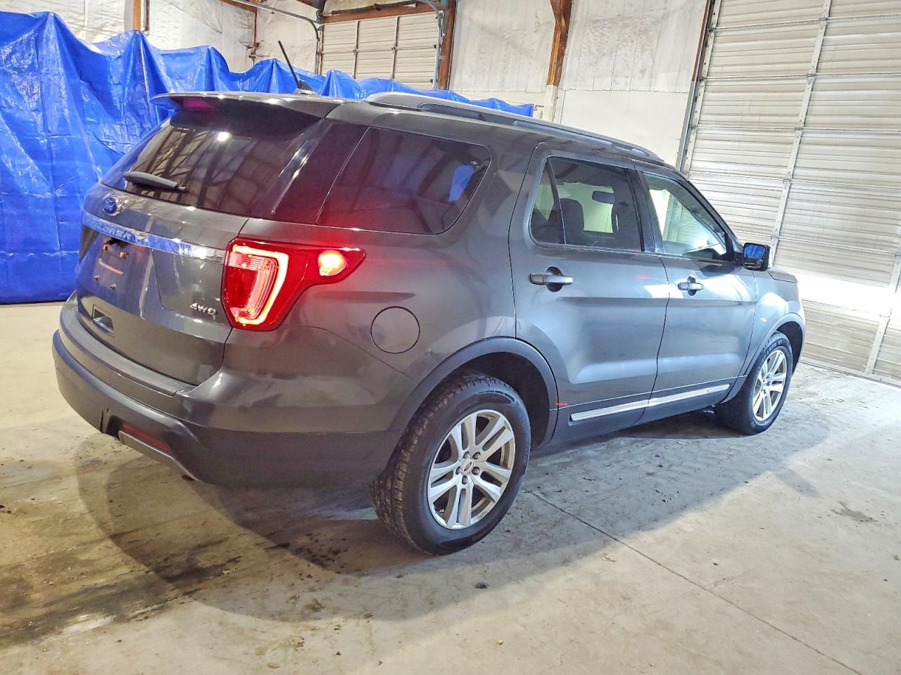 2019 FORD EXPLORER XLT photo 5