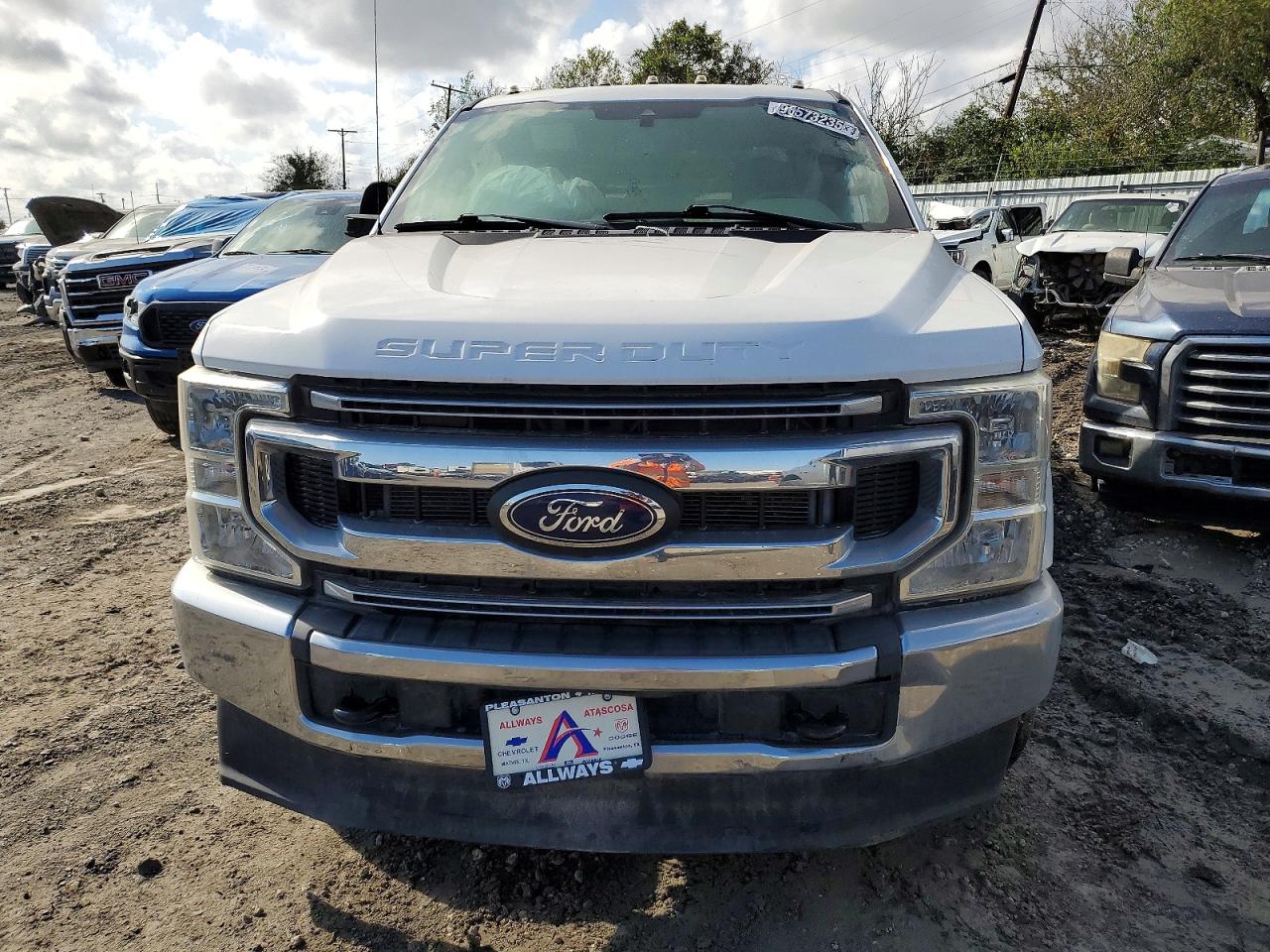 2021 FORD F350 SUPER DUTY TRUCK CAB AND CHASSIS photo 9
