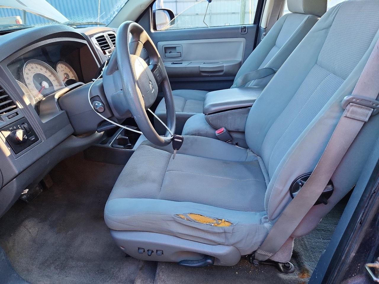 2005 DODGE DAKOTA QUAD SLT photo 13