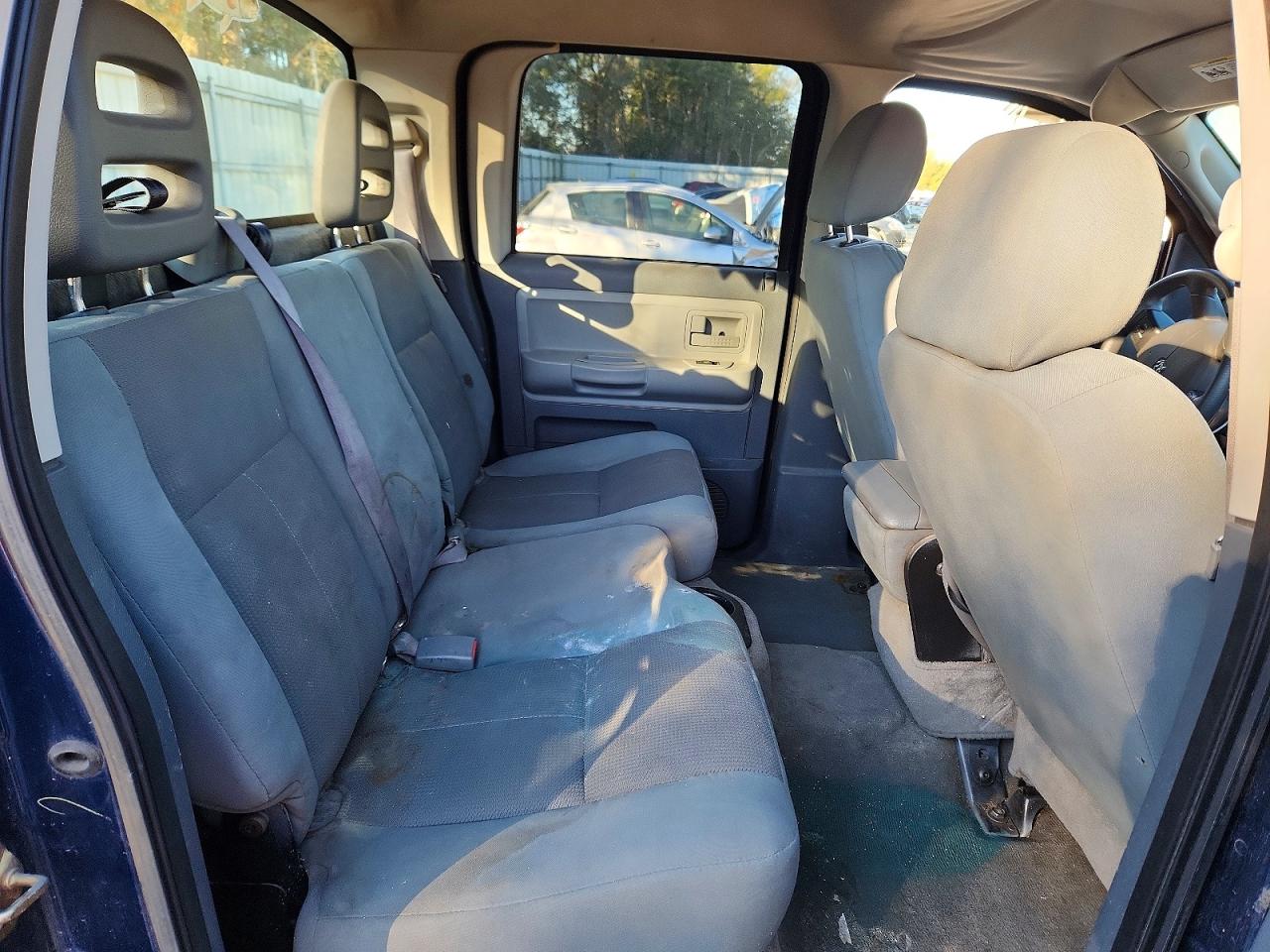 2005 DODGE DAKOTA QUAD SLT photo 19