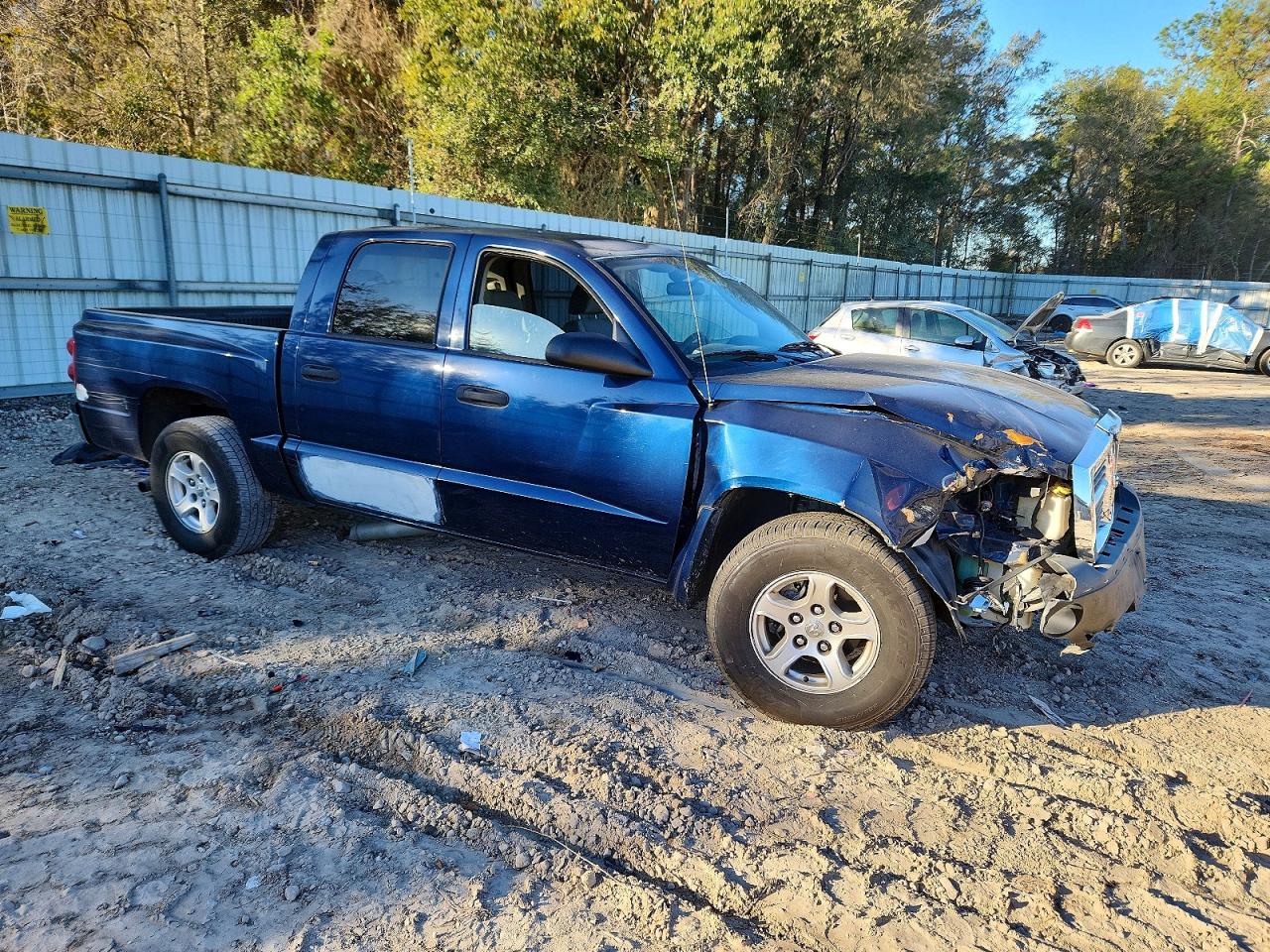 2005 DODGE DAKOTA QUAD SLT photo 7