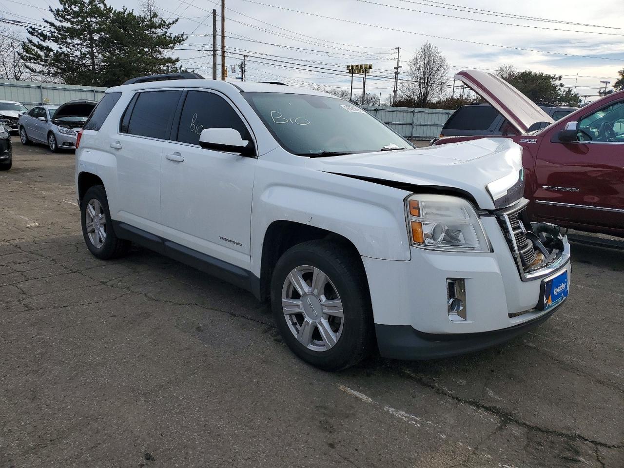 2015 GMC TERRAIN SLE photo 4