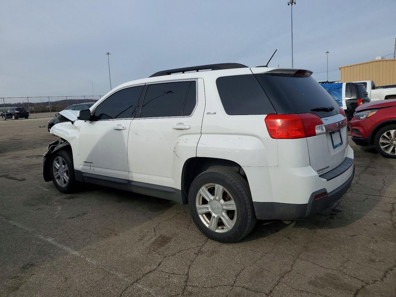2015 GMC TERRAIN SLE photo 2