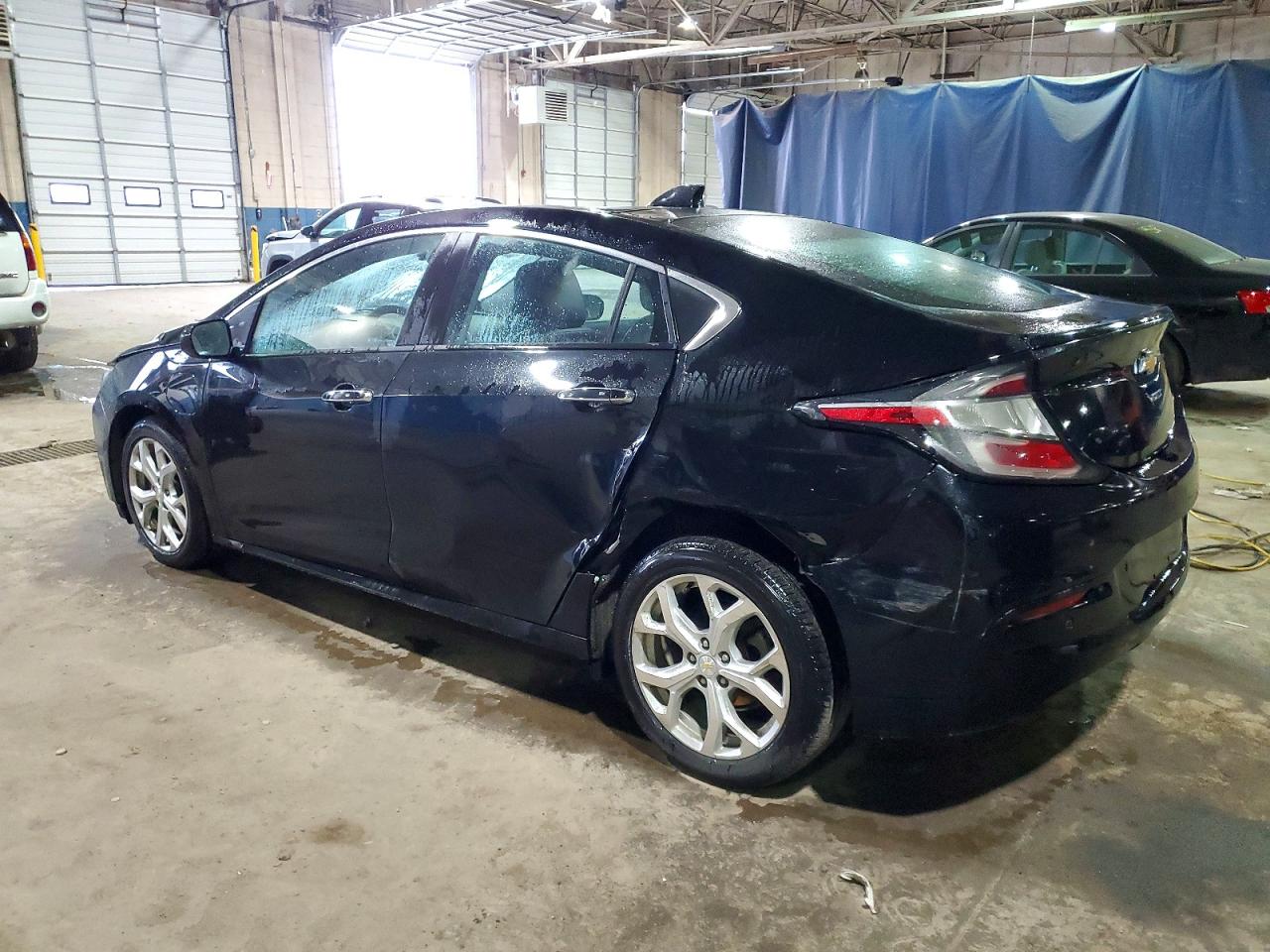 2017 CHEVROLET VOLT PREMIER photo 2