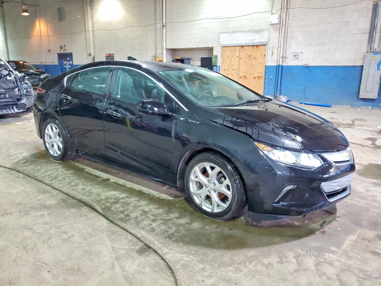 2017 CHEVROLET VOLT PREMIER photo 4