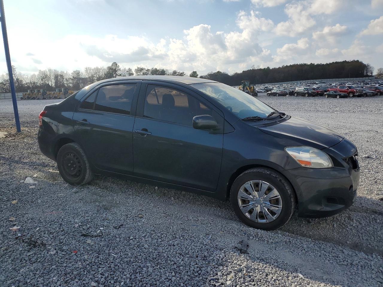 2012 TOYOTA YARIS photo 4