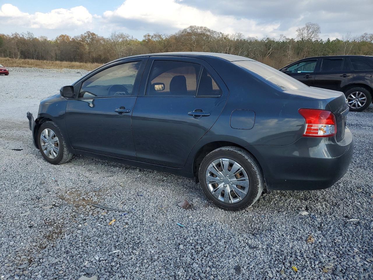 2012 TOYOTA YARIS photo 2