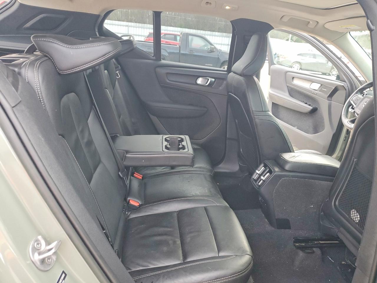 2023 VOLVO XC40 PLUS photo 19