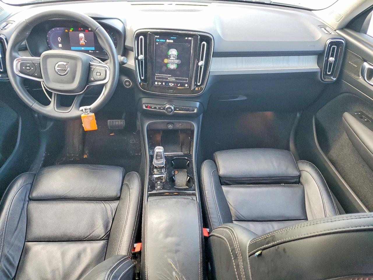 2023 VOLVO XC40 PLUS photo 15