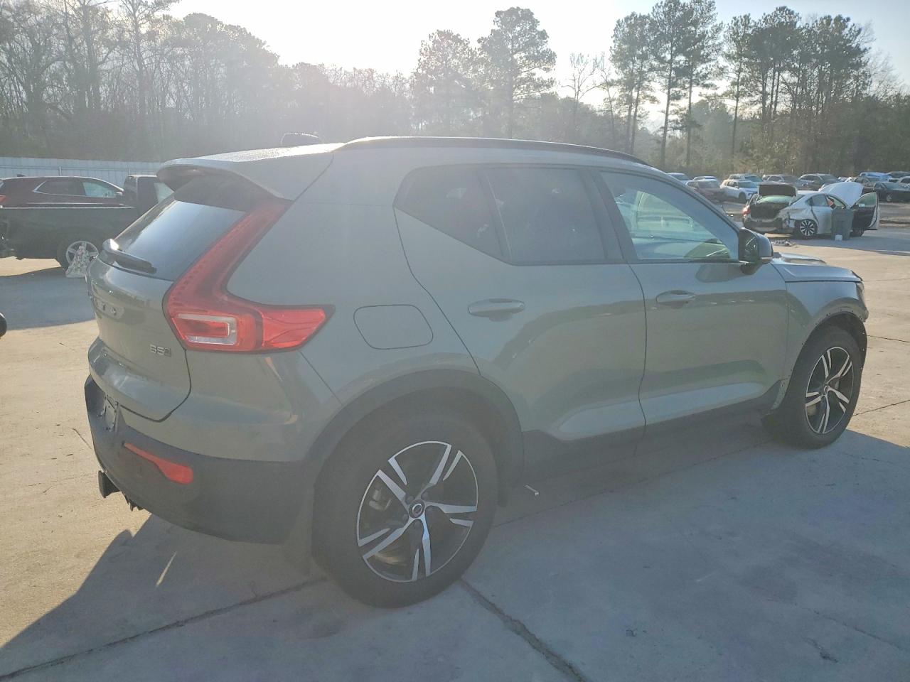 2023 VOLVO XC40 PLUS photo 5