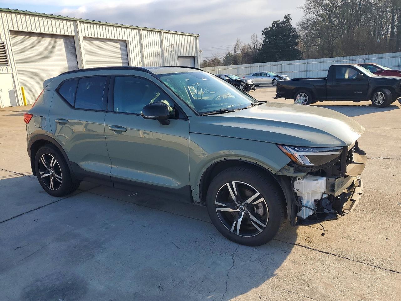 2023 VOLVO XC40 PLUS photo 7
