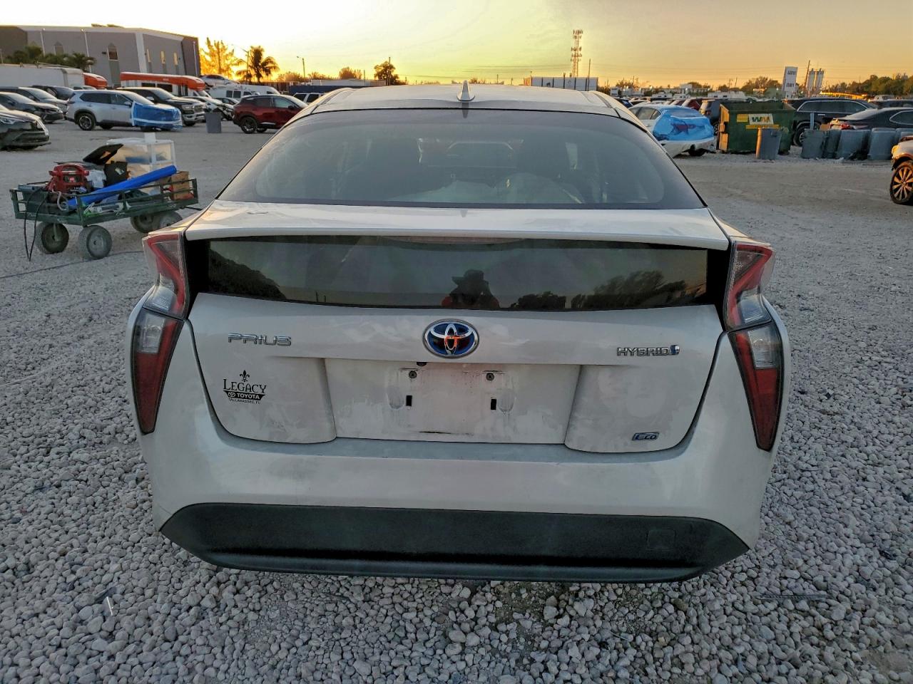 2016 TOYOTA PRIUS photo 6
