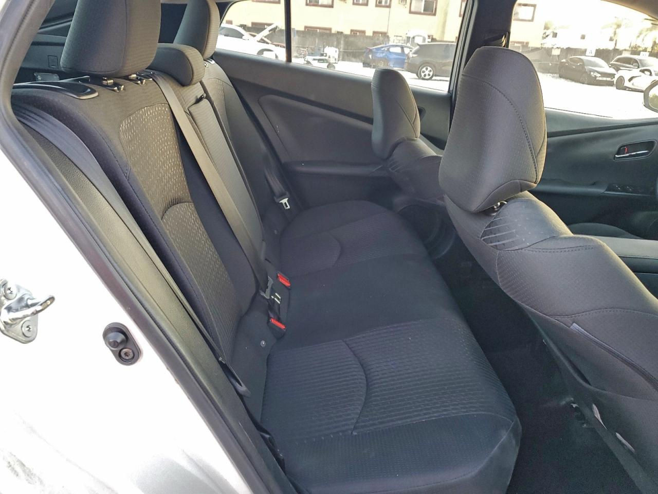 2016 TOYOTA PRIUS photo 10