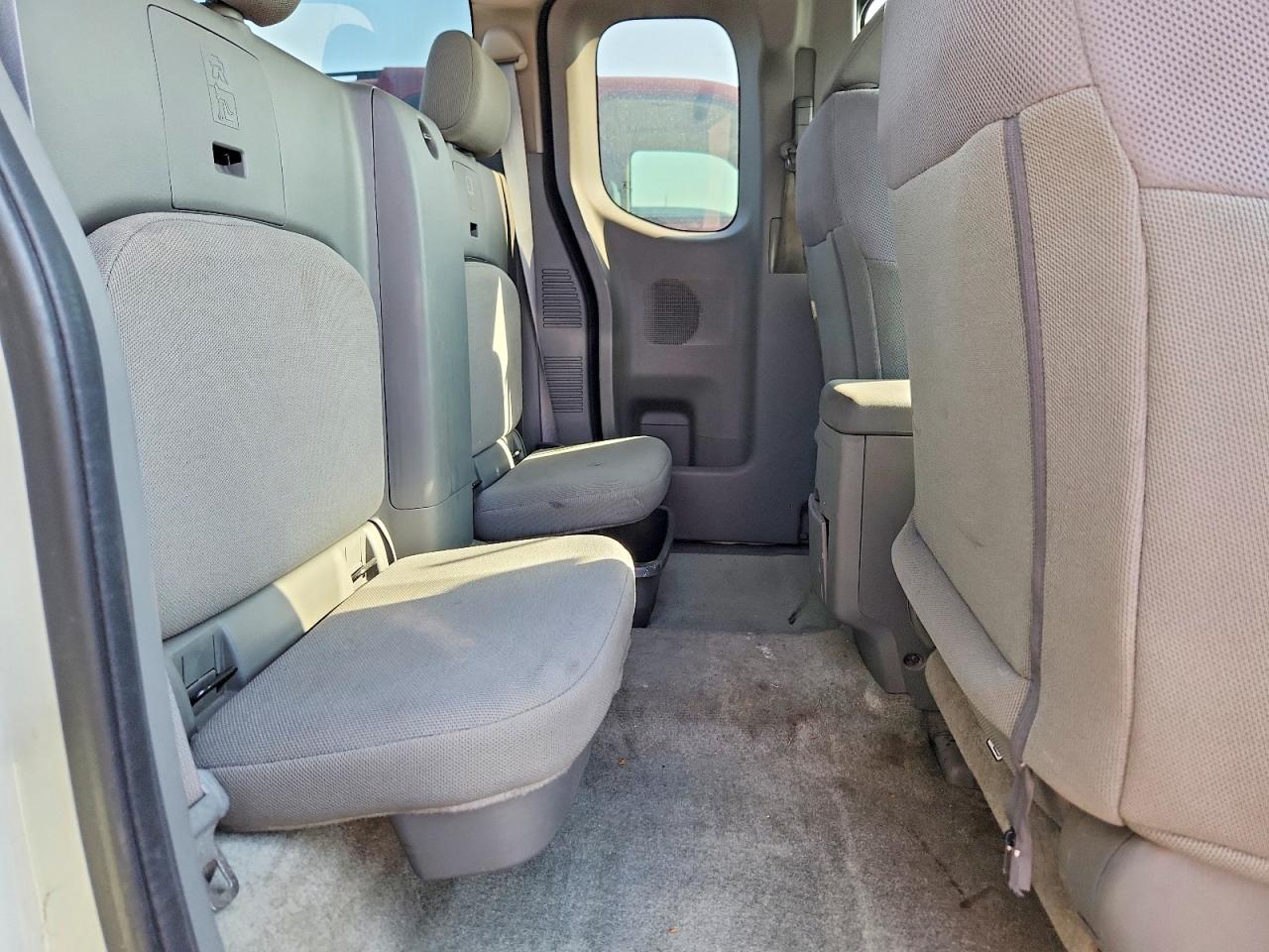 2018 NISSAN FRONTIER S photo 10