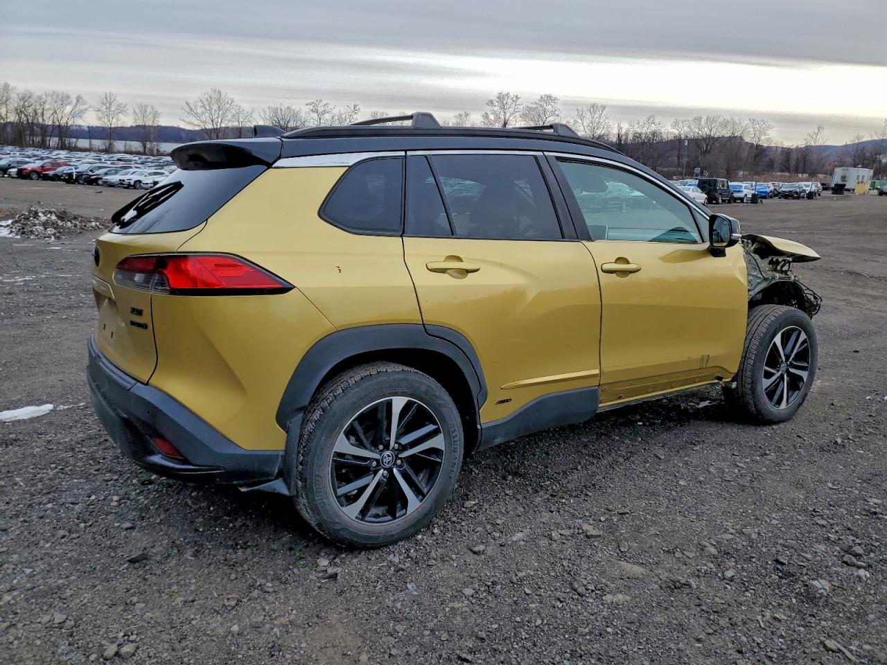 2023 TOYOTA COROLLA CROSS LE photo 3