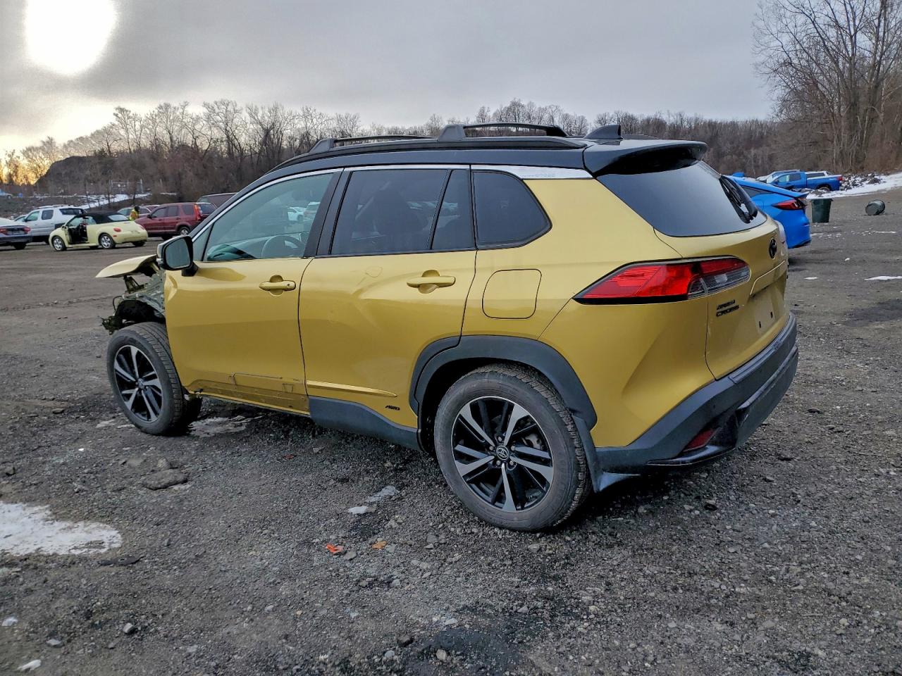 2023 TOYOTA COROLLA CROSS LE photo 2