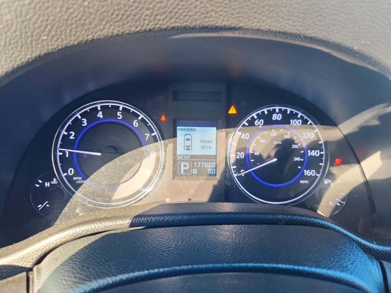 2012 INFINITI G37 BASE photo 9