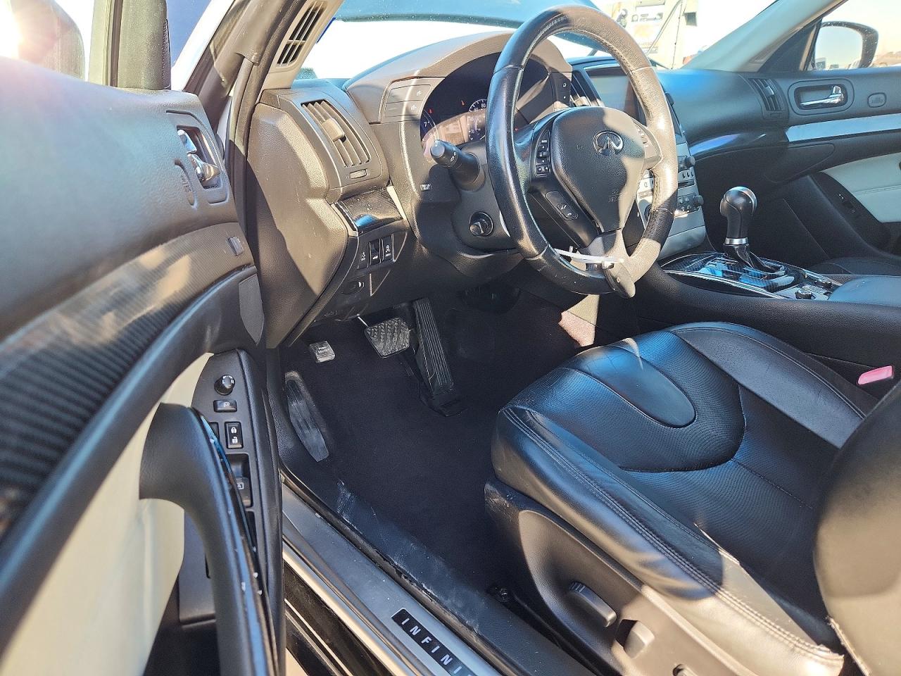 2012 INFINITI G37 BASE photo 8