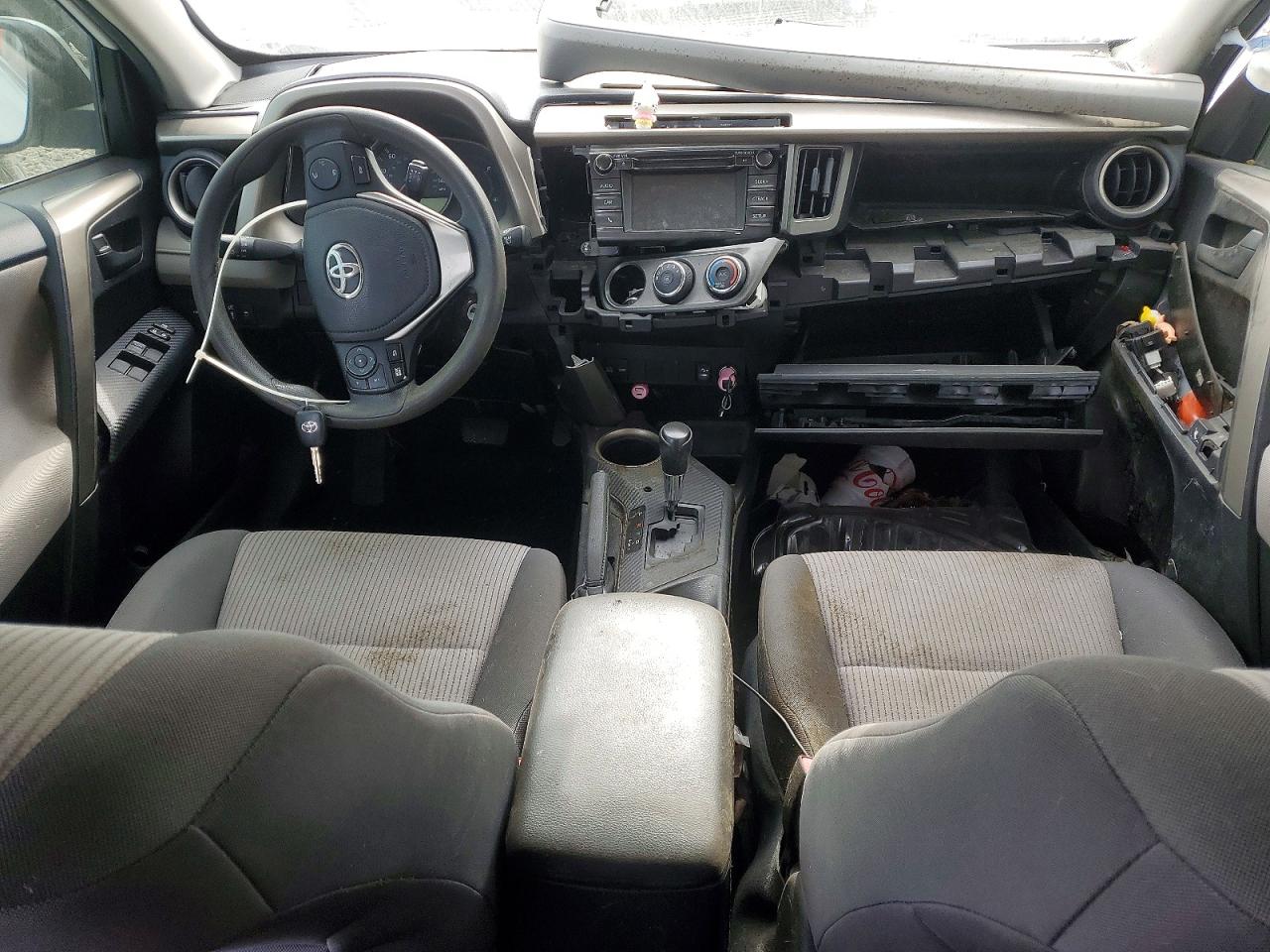 2015 TOYOTA RAV4 LE photo 8