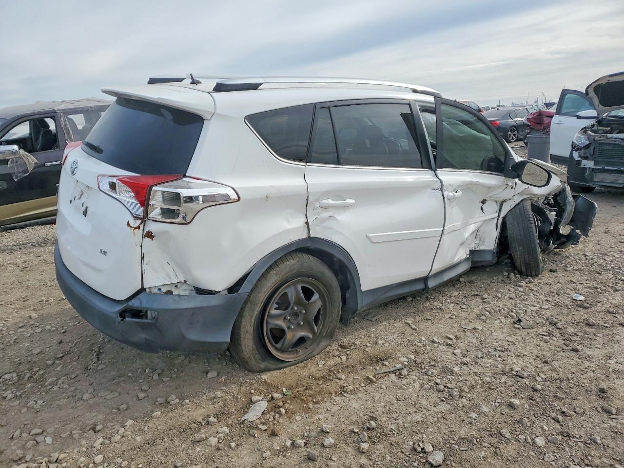 2015 TOYOTA RAV4 LE photo 3