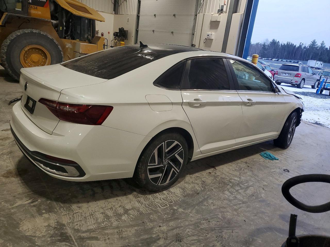 2024 VOLKSWAGEN JETTA SEL photo 3