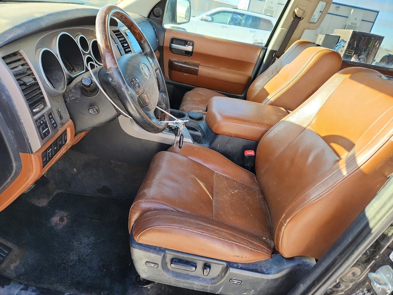 2010 TOYOTA SEQUOIA PLATINUM photo 19