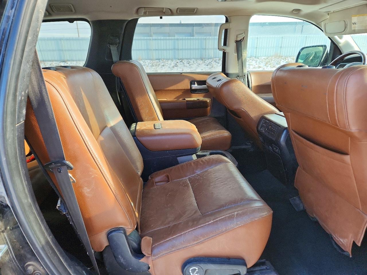 2010 TOYOTA SEQUOIA PLATINUM photo 31