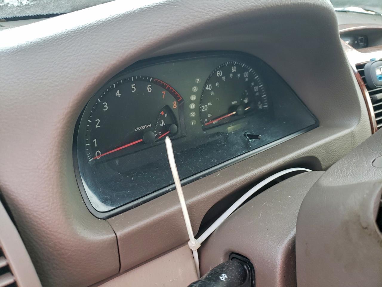 2004 TOYOTA CAMRY LE photo 17