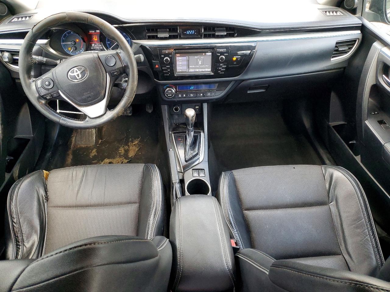2015 TOYOTA COROLLA L photo 8