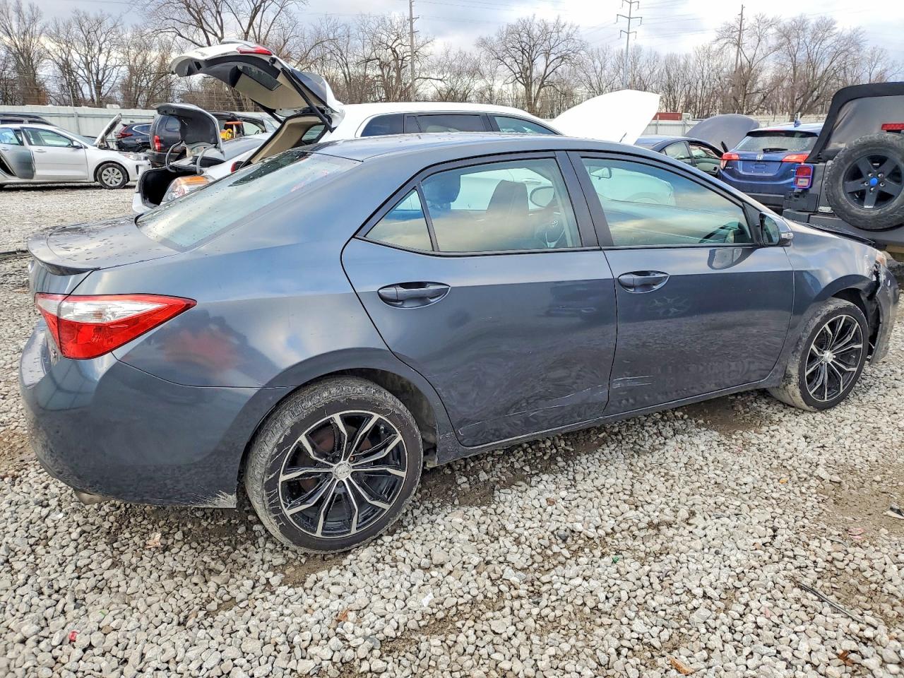 2015 TOYOTA COROLLA L photo 3