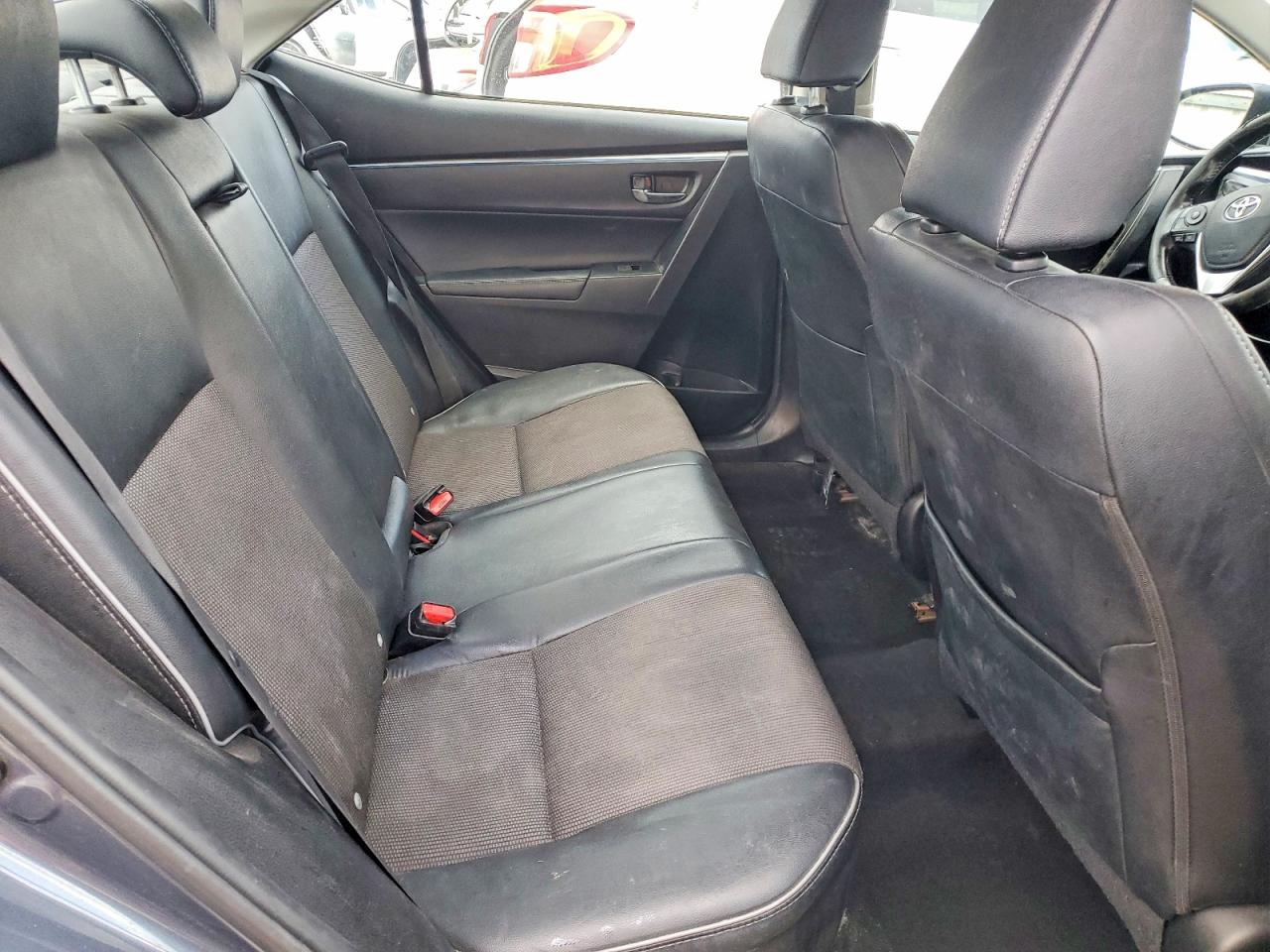 2015 TOYOTA COROLLA L photo 10